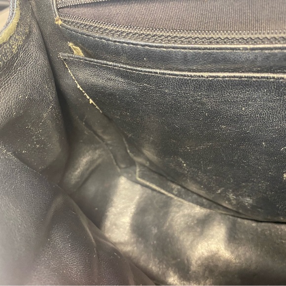 Authentic CHANEL Vintage Timeless Classic Maxi handbag in caviar leather - Picture 11 of 12